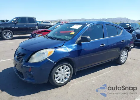 2014 Nissan Versa 1.6 S+ z USA, uszkodzony, nr VIN 3N1CN7AP8EL813490